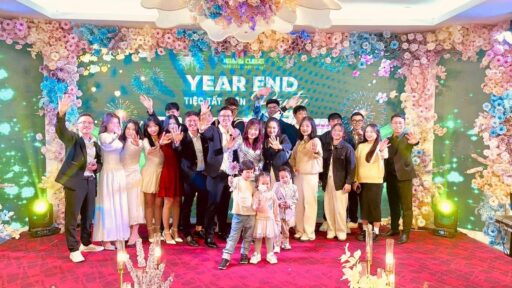 Đêm tiệc diễn ra thành công trong niềm vui và những lời chúc mừng năm mới tràn ngập yêu thương